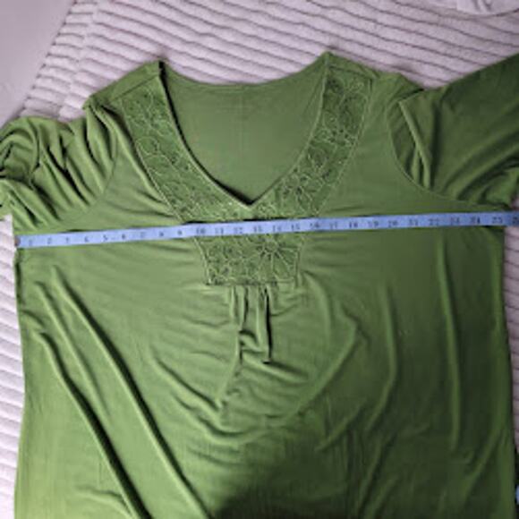 Susan Graver Green Embroidered Floral Top 1X Boho Cottagecore Feminine Chic - Picture 7 of 8